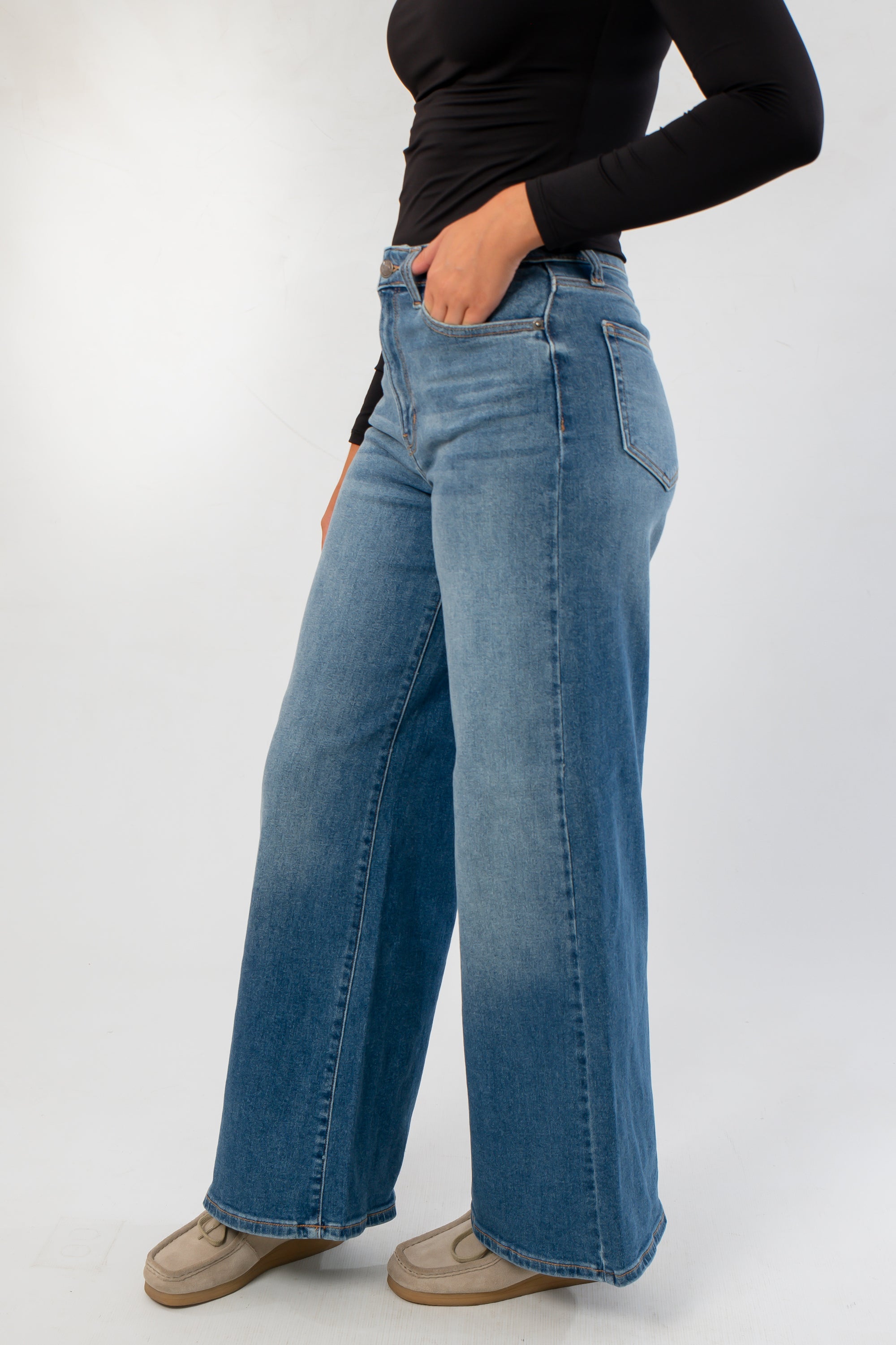 Weekend Weather Medium High Rise Wide Leg Jean