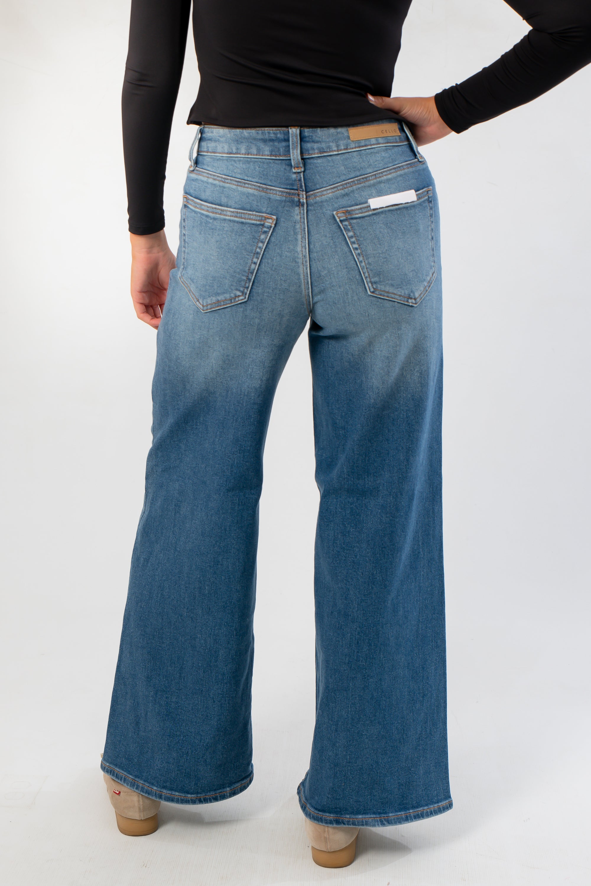 Weekend Weather Medium High Rise Wide Leg Jean