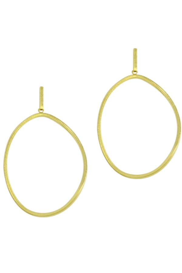 Betty Carre Alicia Oval Twisted Earrings in gold-plated finish. Elegant, lightweight jewelry with a unique twisted oval design, perfect for any occasion.