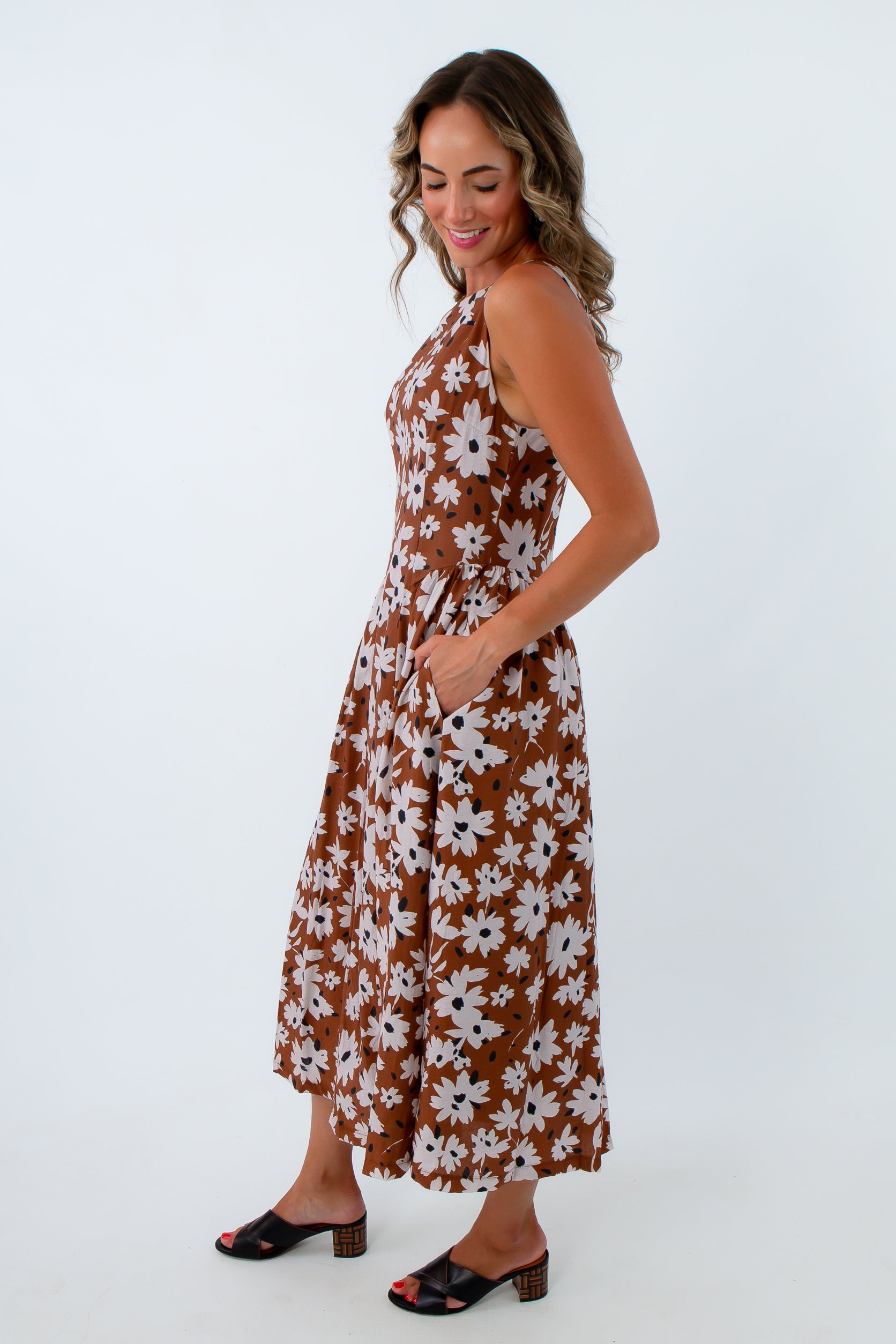 Comfortable fall dresses with pockets, THML dress, THML midi dress, brown THML dress, floral THML dress