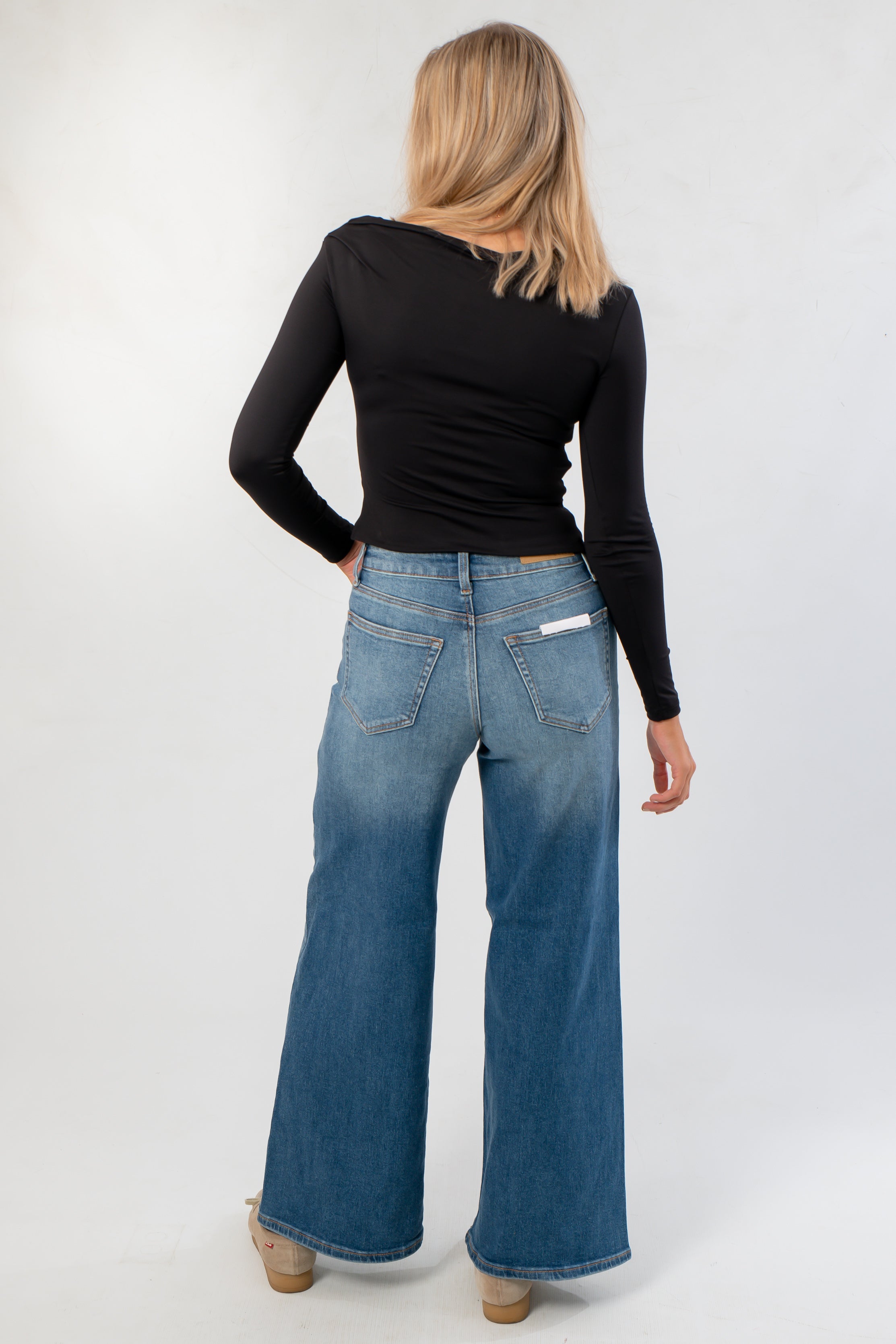 Alain Black Long Sleeve Asymmetric Top – Stylish & Comfortable – L
