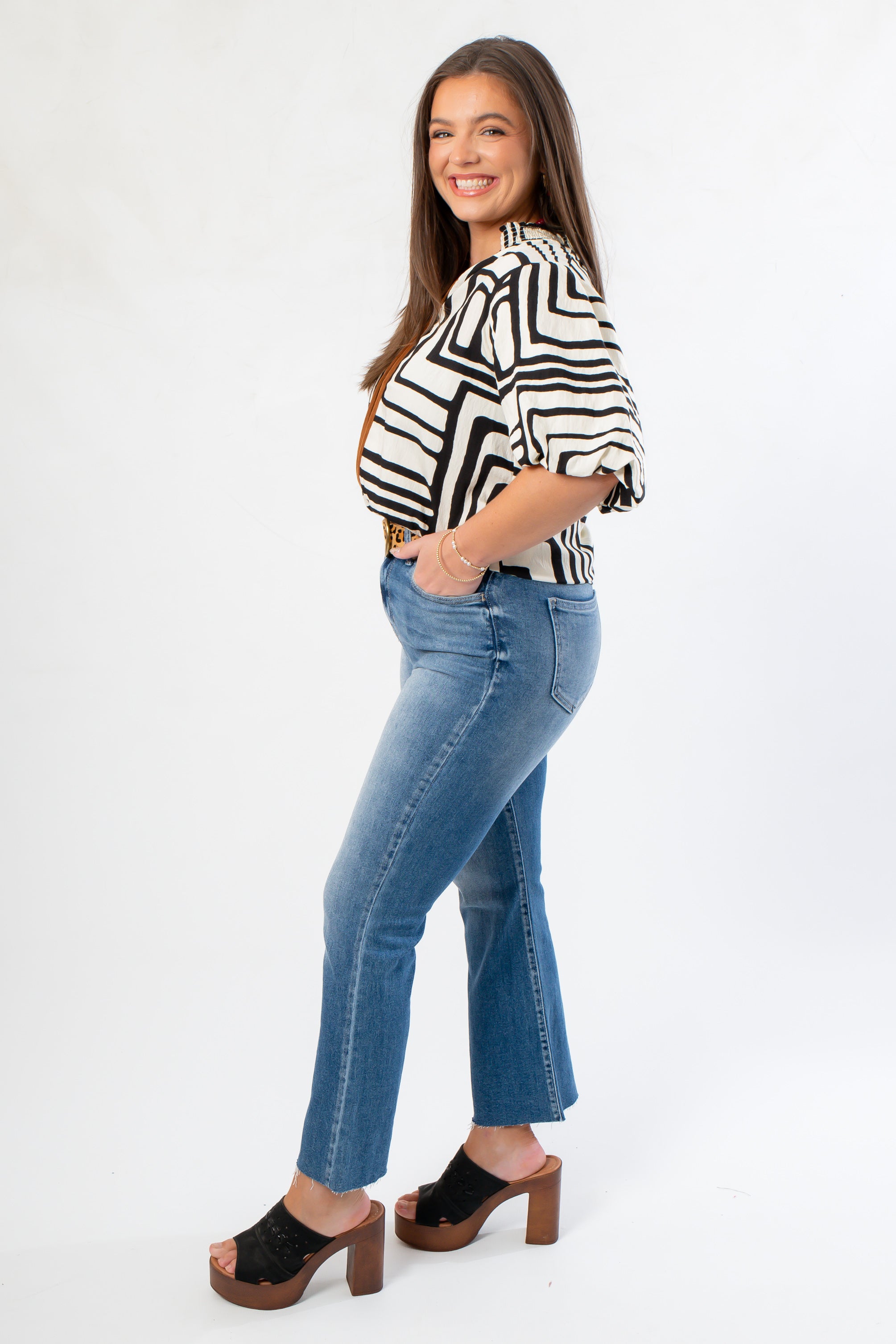 トップス meer / CREAM PUFF TOP /BLK THML Puff Sleeve Abstract Top - Puff Sleeve Striped | Black
