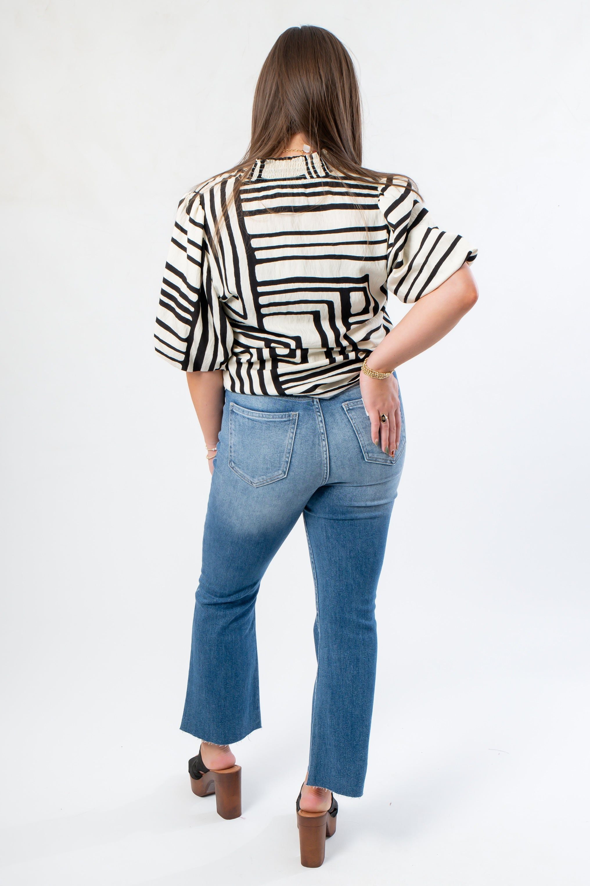 トップス meer / CREAM PUFF TOP /BLK THML Puff Sleeve Abstract Top - Puff Sleeve Striped | Black
