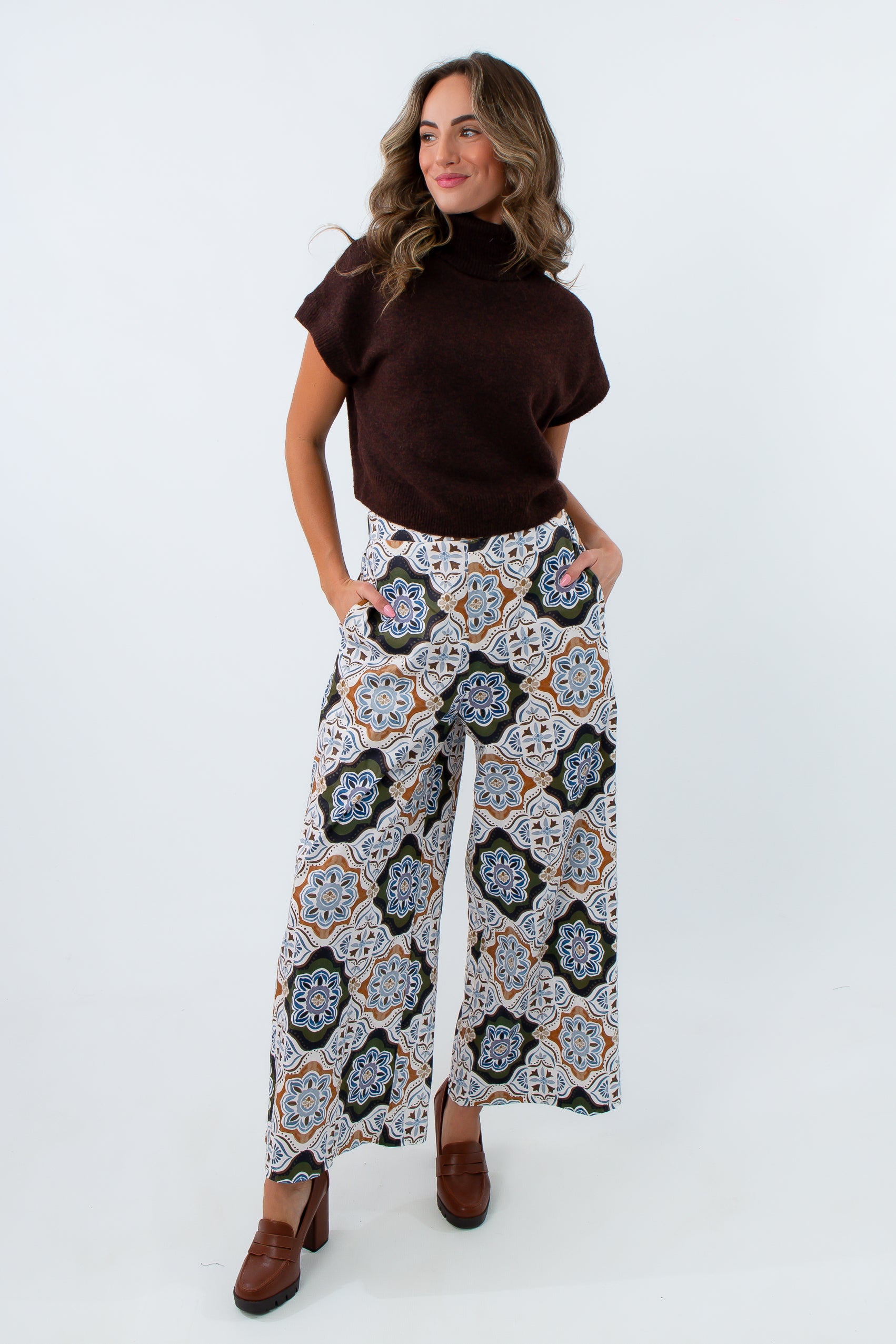 High rise patterned pants, high rise trousers, patrerned trousers, blue white and green pants