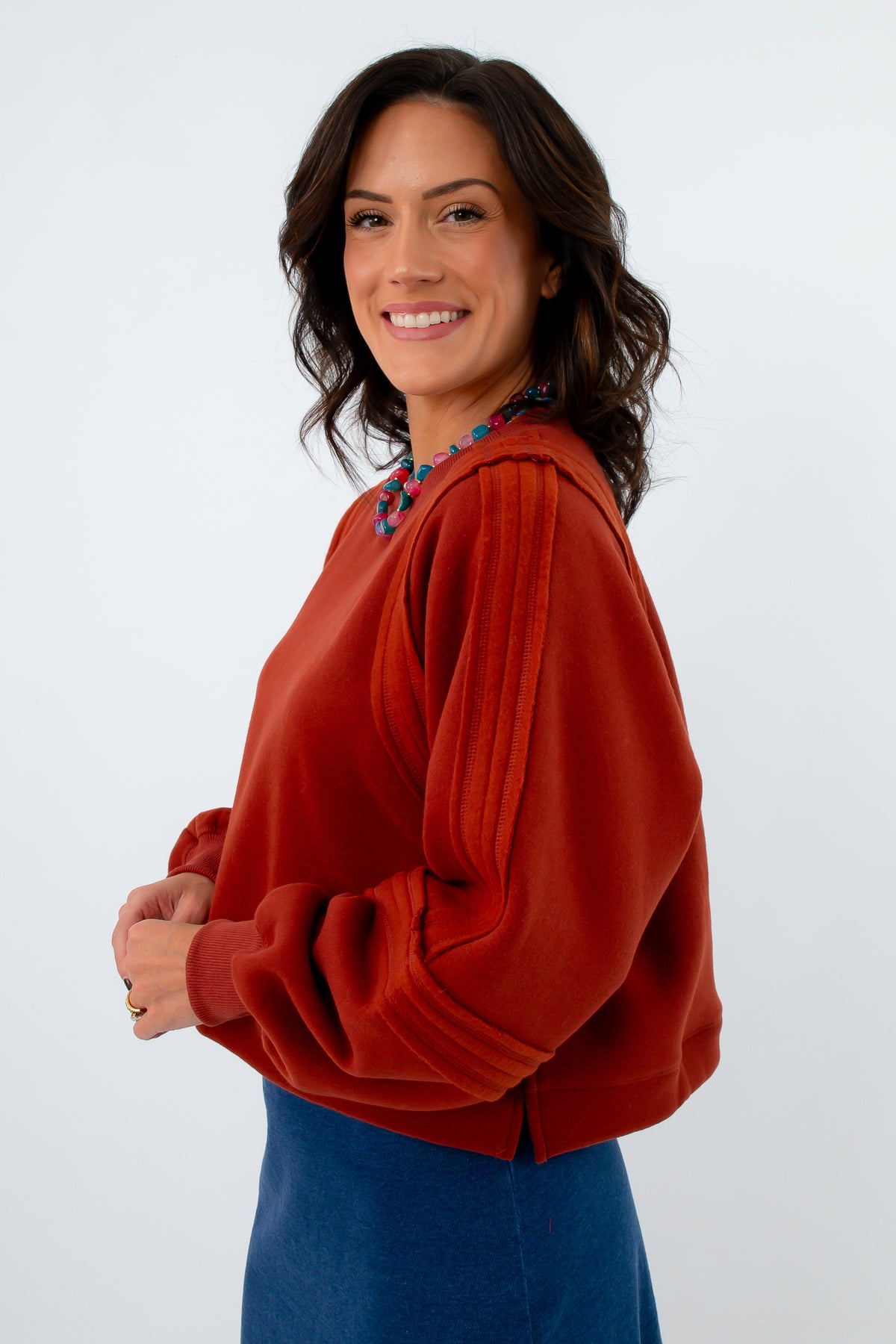 Seam detailed fall sweatshirt with crewneck, sweatshirt with seam detailing, reddish-brown crewneck