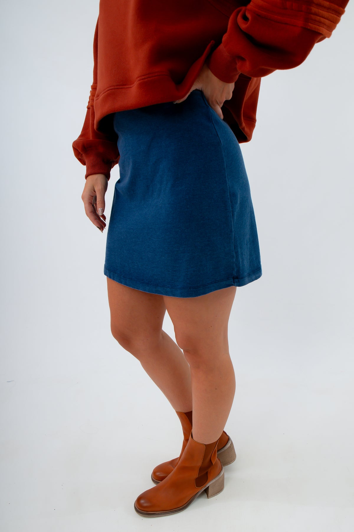 Comfortable elastic waistband denim skirt, high rise denim skirt, Z Supply denim skirt, Indigo denim skirt