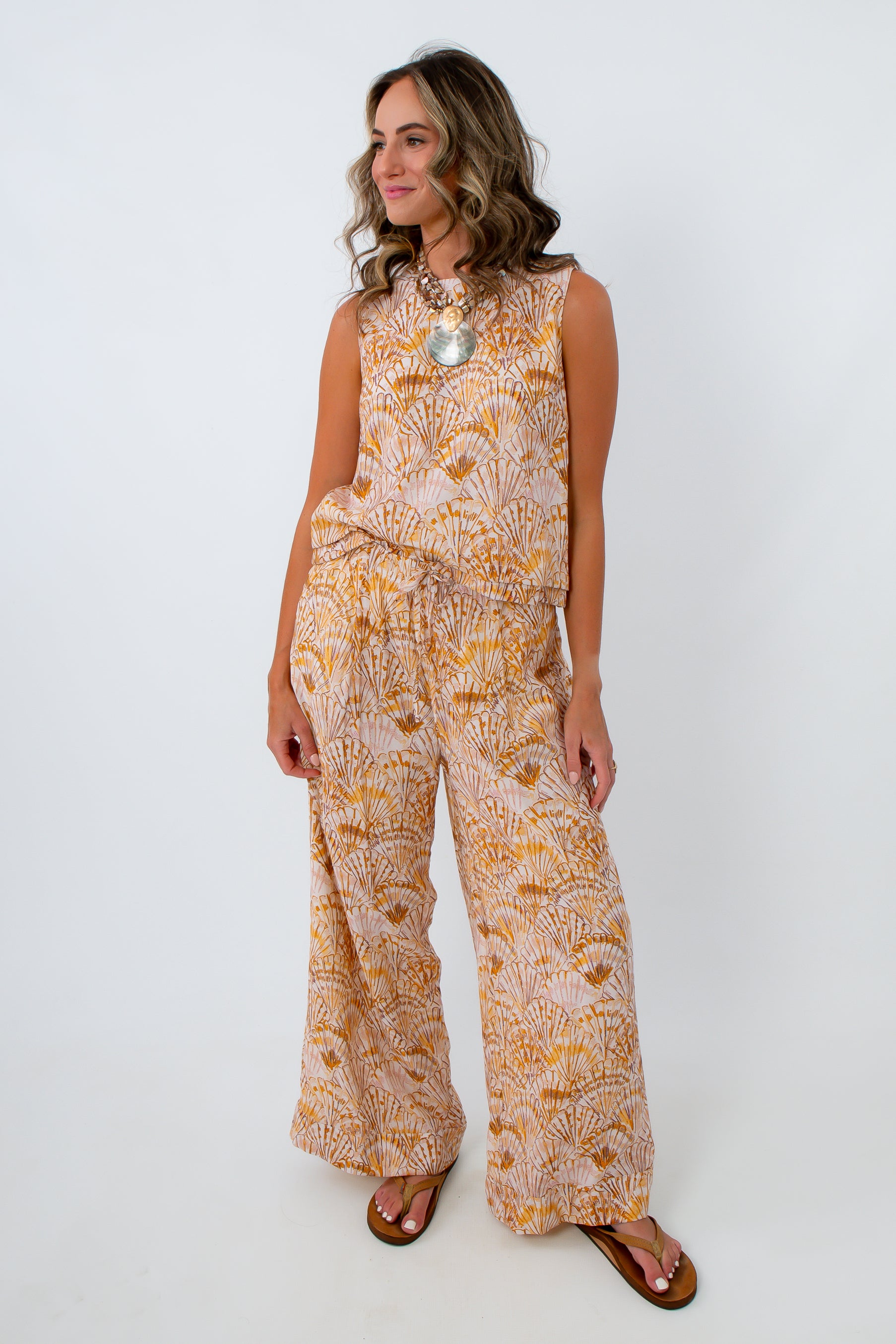 Scallop Seashell Sleeveless Top and matching pants for vacation look
