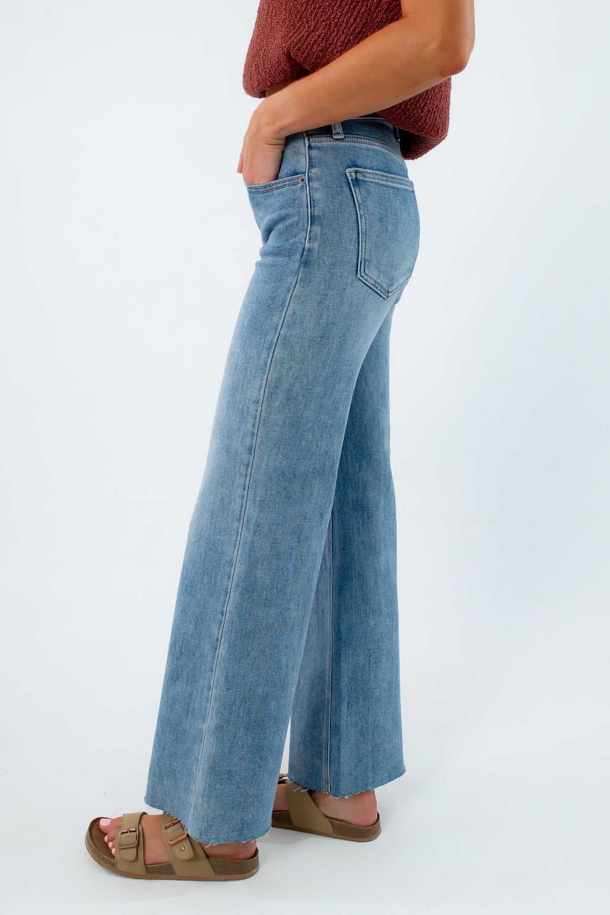 Comfortable and stylish Owens light wash jeans, comfortable long jeans, jeans for taller girls, jeans for tall women