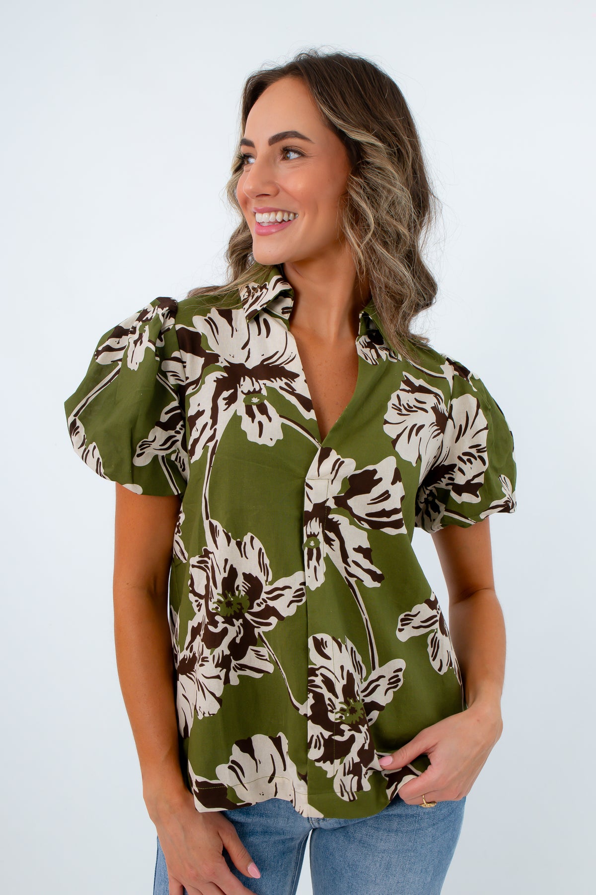 Fall workwear green puff sleeve blouse, fall blouses,  green top with puff sleeves, green top with collar