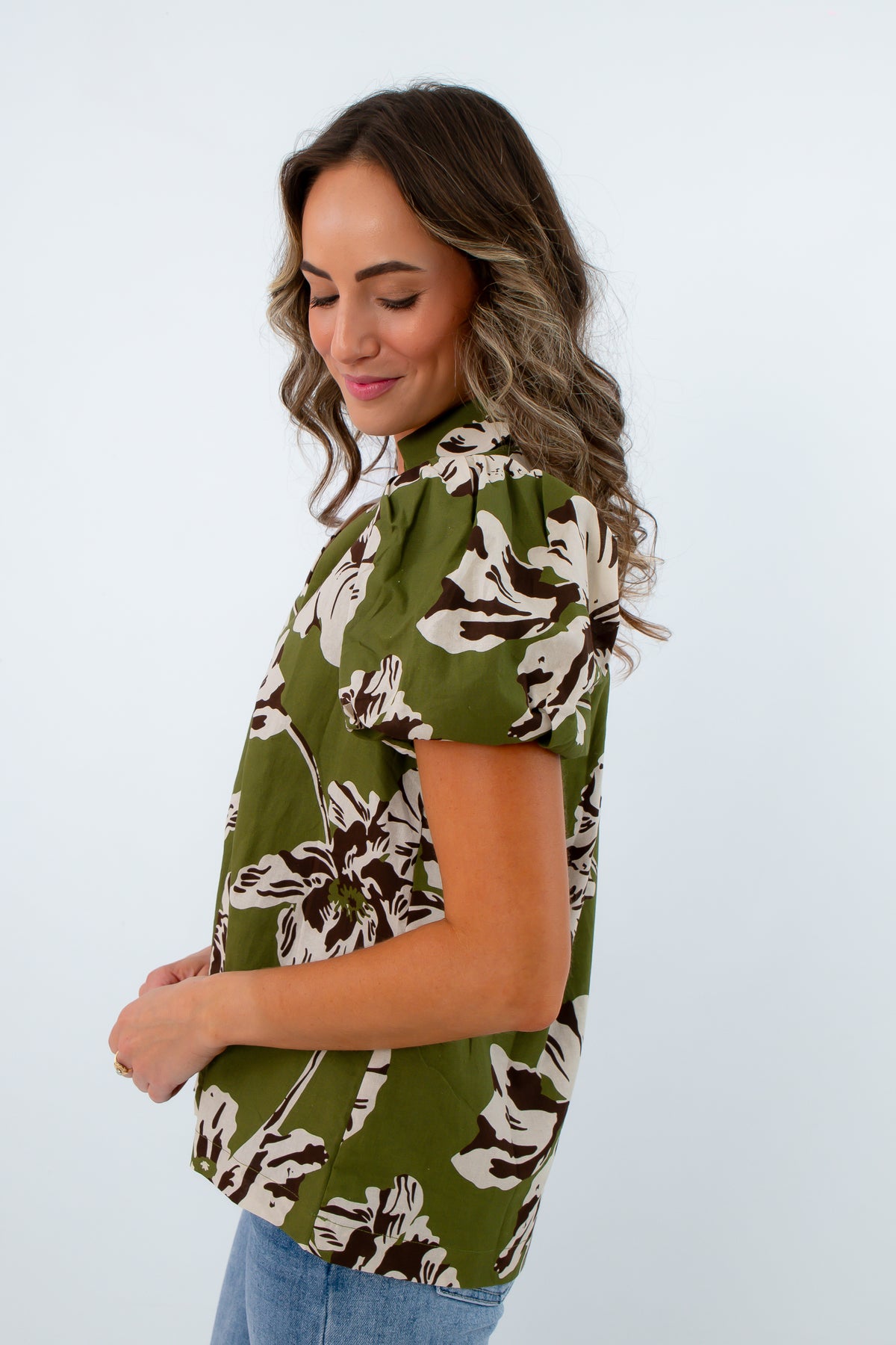 Collar neckline floral blouse for office, green blouse with floral pattern, green floral blouse, green blouse with puff sleeves