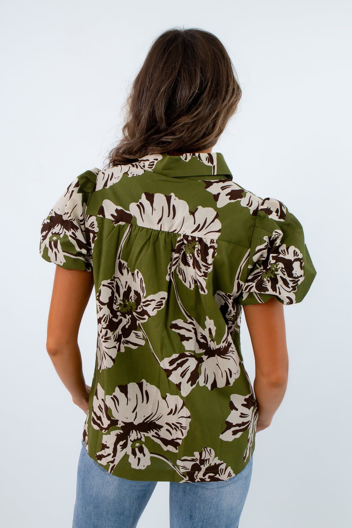 Fall workwear blouse, fall blouse, green blouse for work, green blouse with collar neckline, short sleeve green floral top
