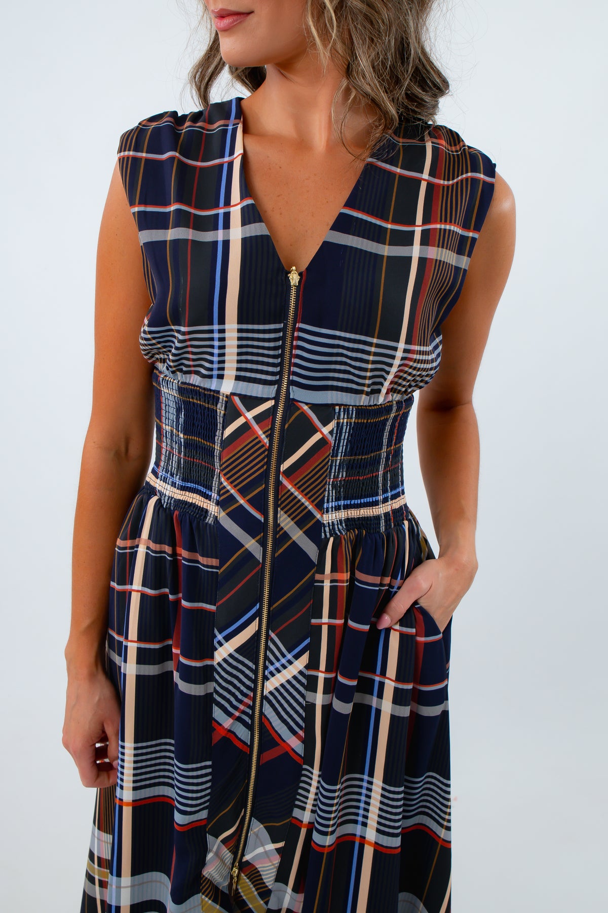 Fall dress with pockets, THML plaid dress, sleeveless dress with zip front, plaid dress with zip front