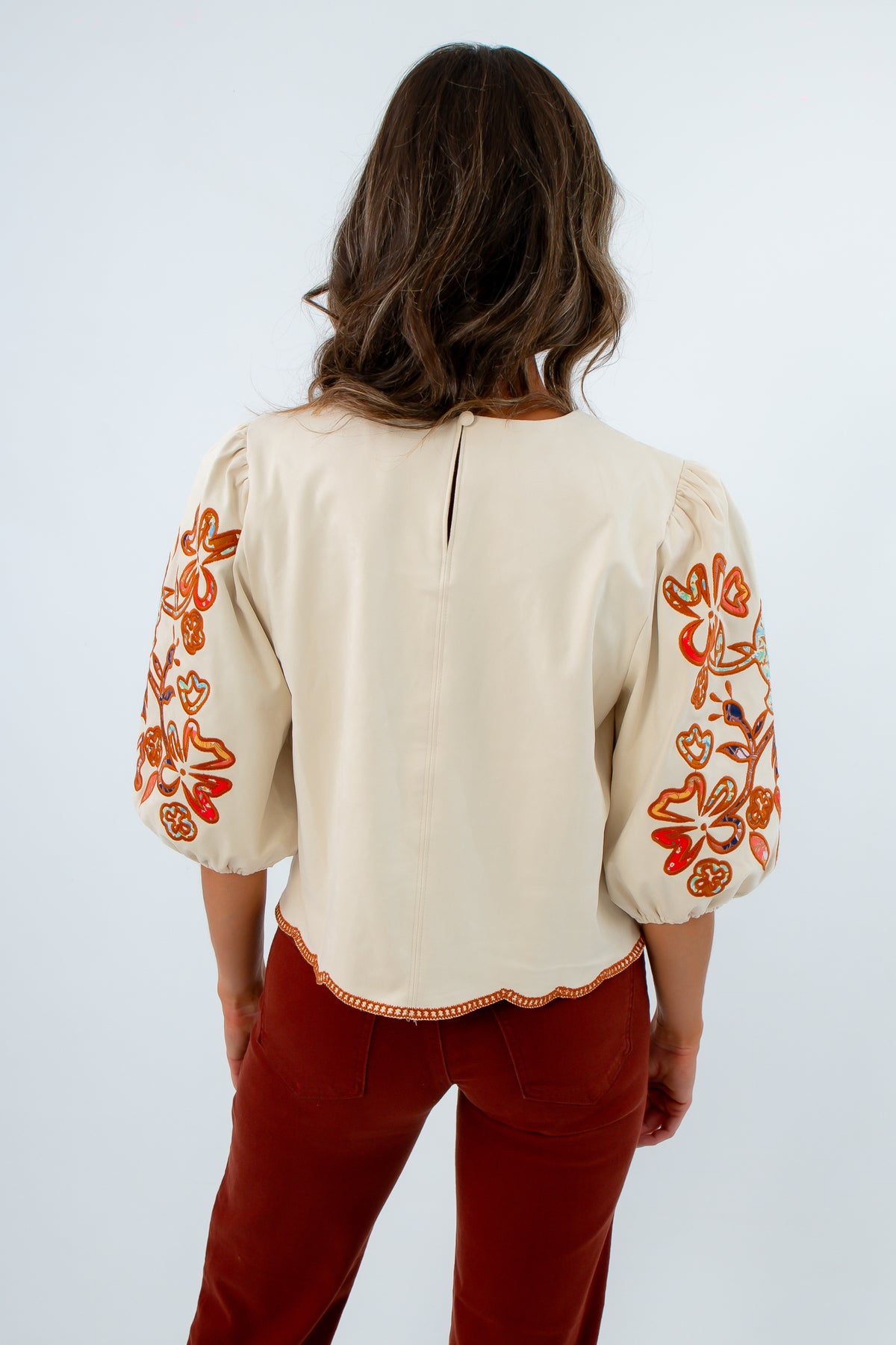Fall blouse with keyhole button and stitching detail, THML blouse with puff sleeves, cream THML blouse with floral embroidery