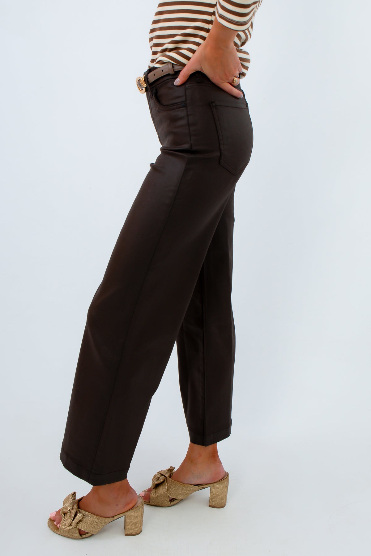 Coated brown jeans with front pockets and high rise fit, fall pants, brown pants for fall, brown leather pants