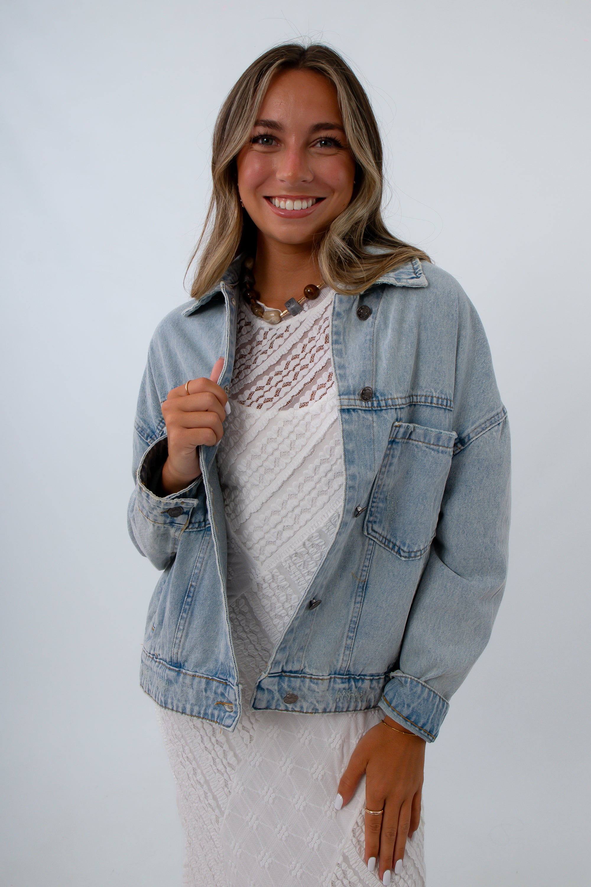Light wash oversized denim jacket for women, Light wash oversized jean jacket for women