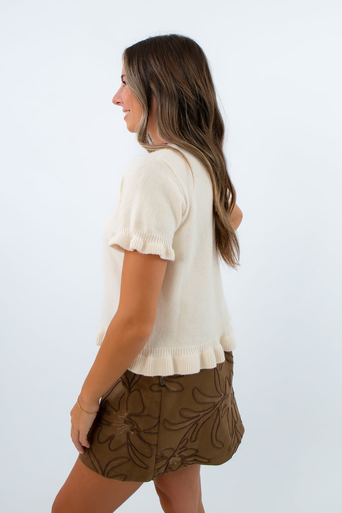Lightweight soft knit cream sweater for fall, cream short sleeve sweater, Thanksgiving outfit inspo
