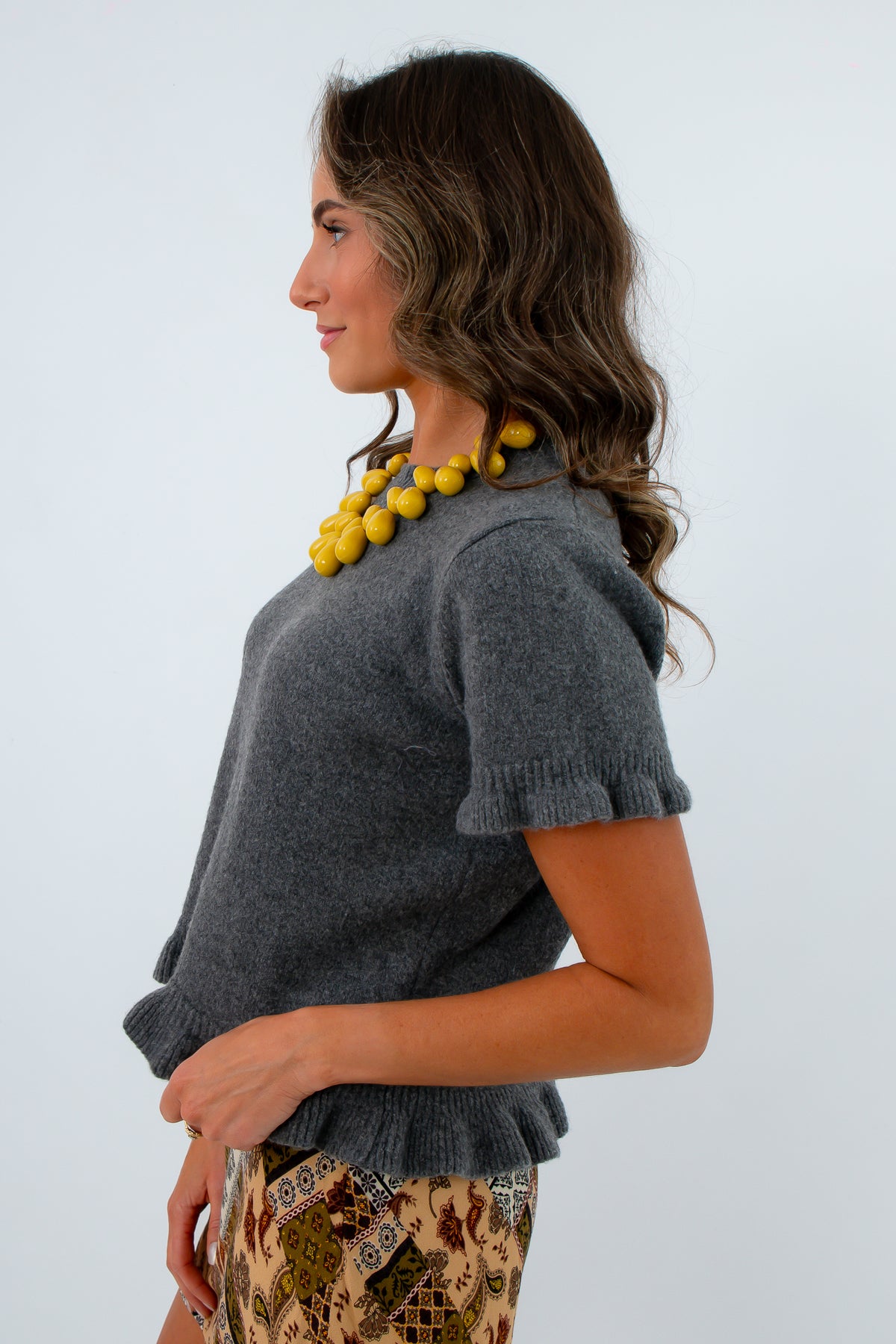 Fall short sleeve sweater for Thanksgiving outfit inspo, gray short sleeve sweater