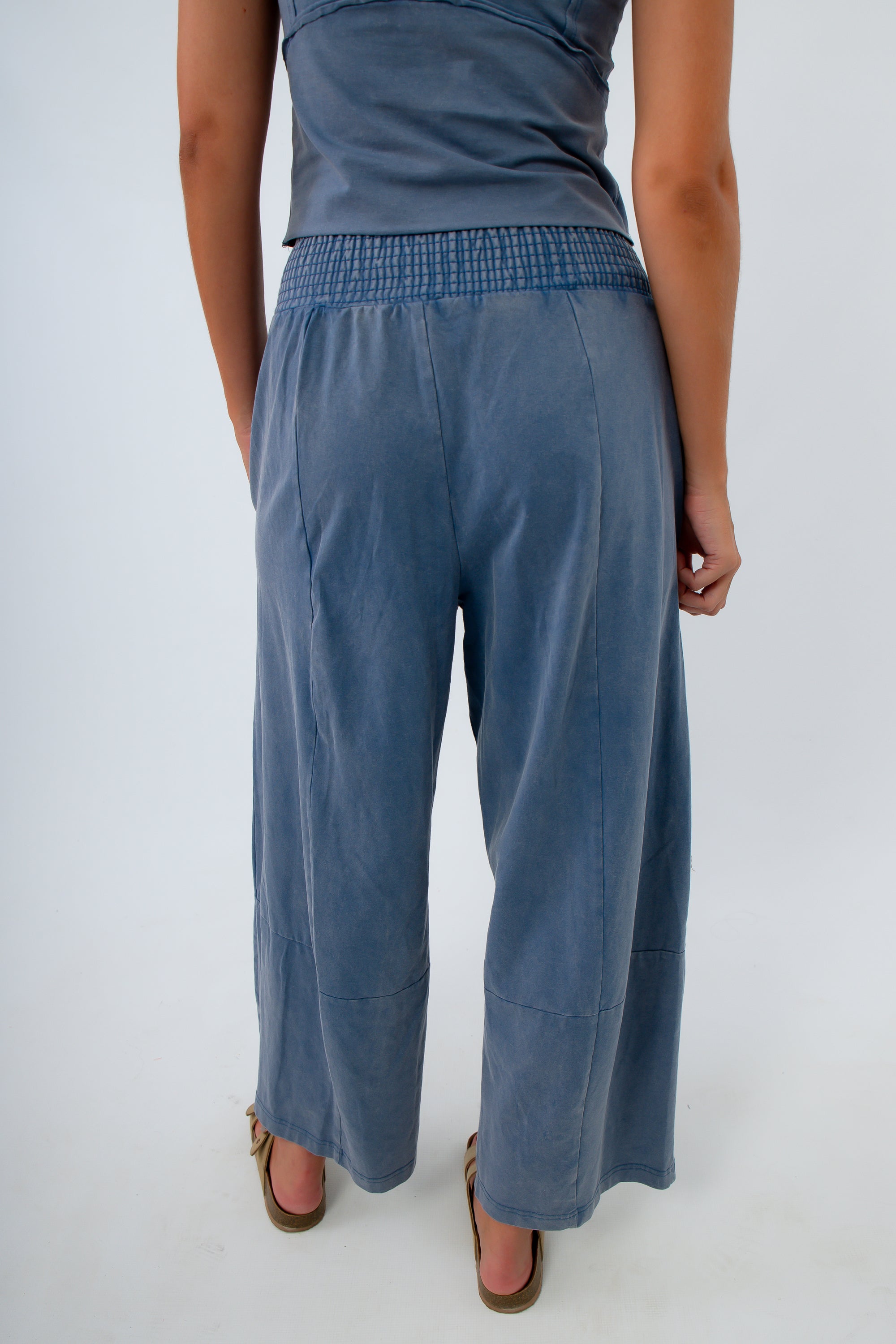 Washed denim barrel silhouette pants, pants with elastic waistband, comfy blue pants