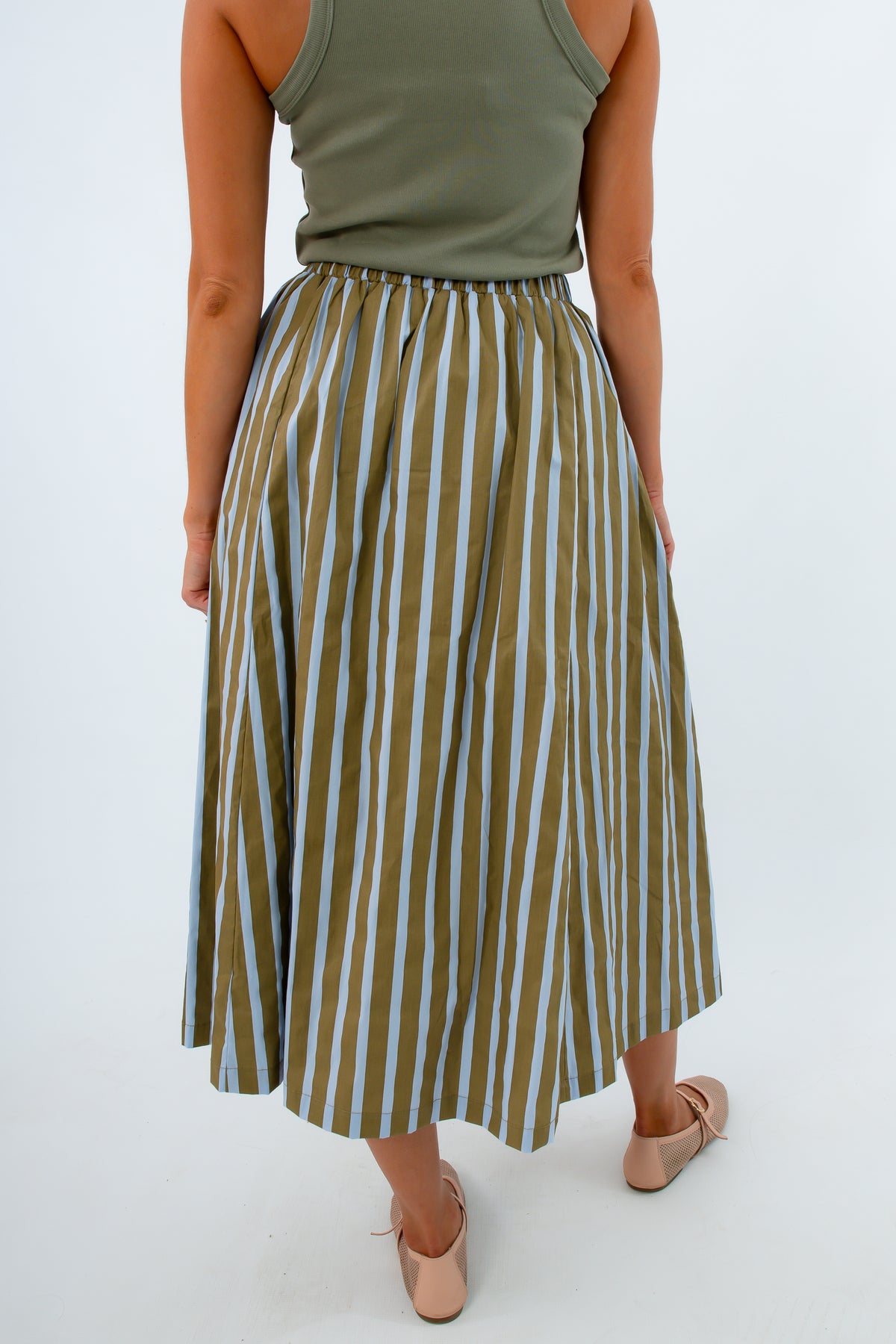 Olive green and blue striped midi skirt
Fall skirts
Striped midi skirt