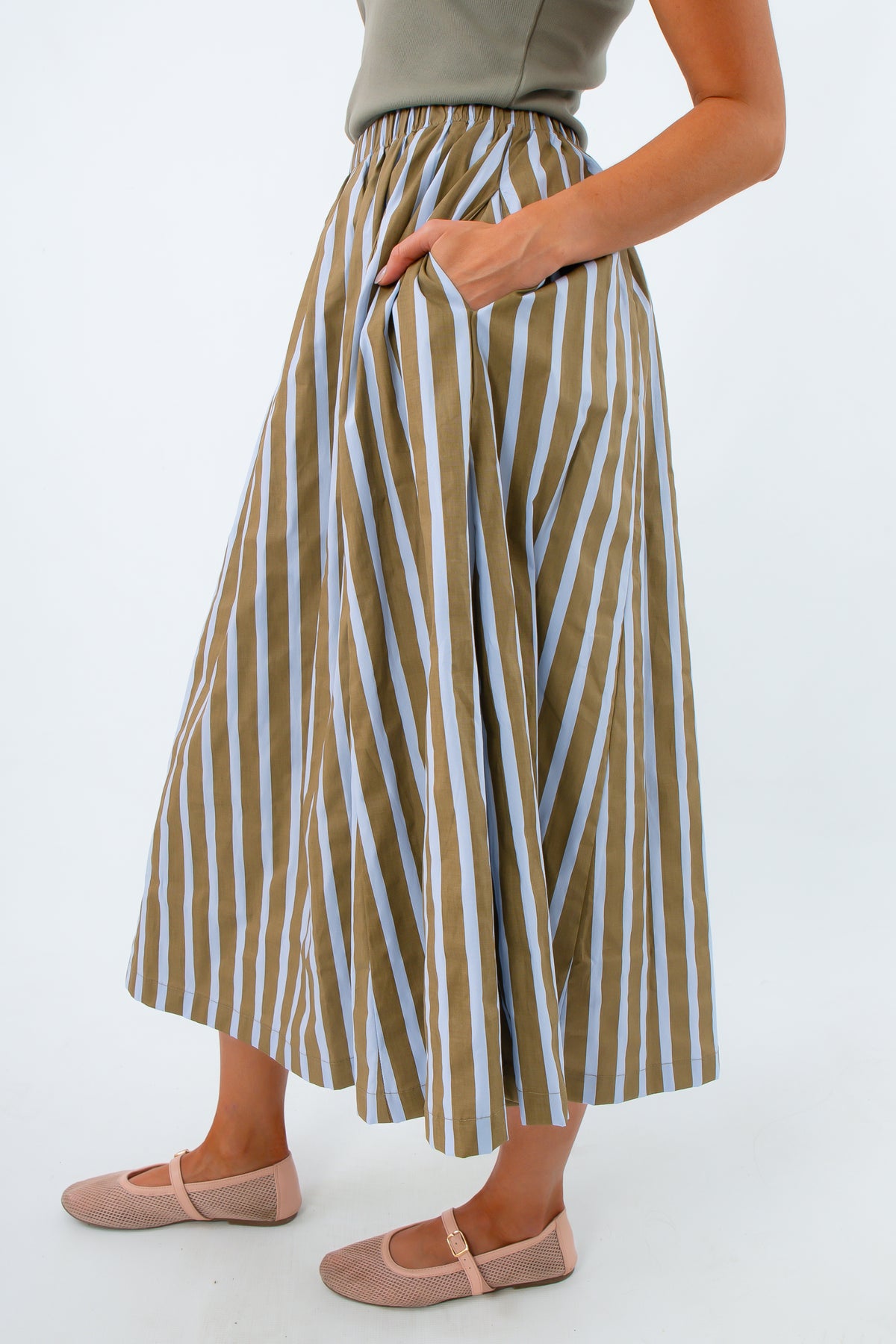 Comfortable 100% cotton skirt perfect for fall layering, long patterned skirts for teacher outfit inspo, blue and green striped midi skirt