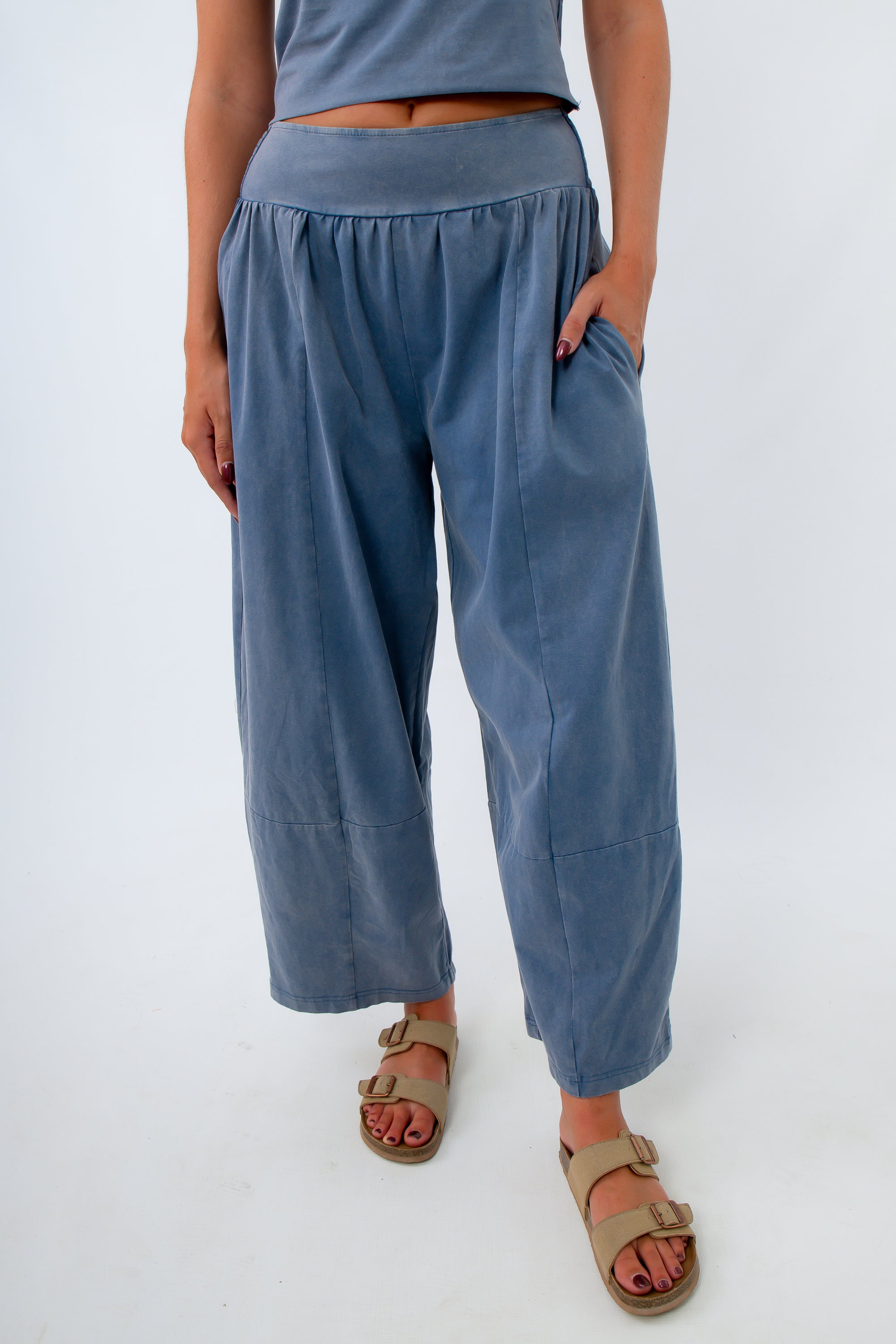 Washed denim barrel silhouette pants, barrel pants, washed denim lounge pants