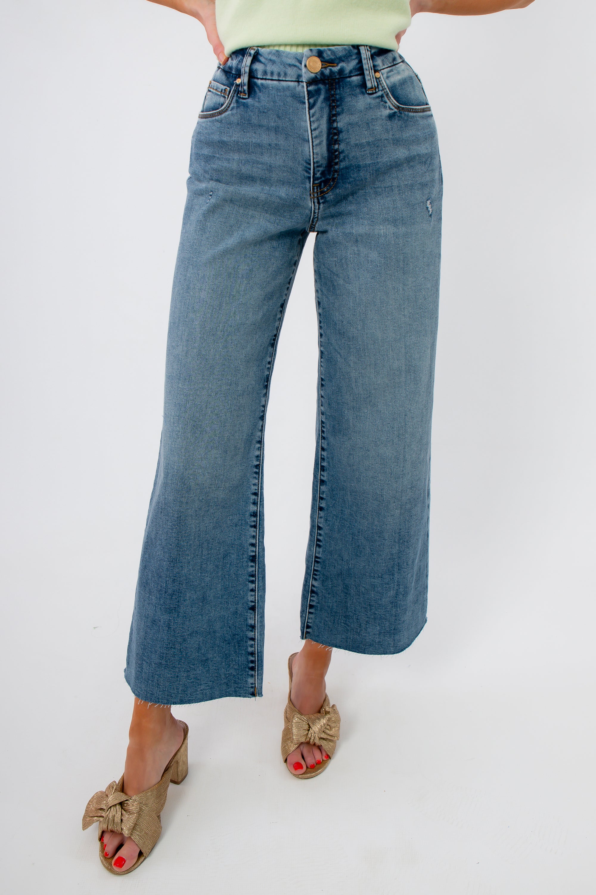 Wide leg denim jeans for women with high rise waist