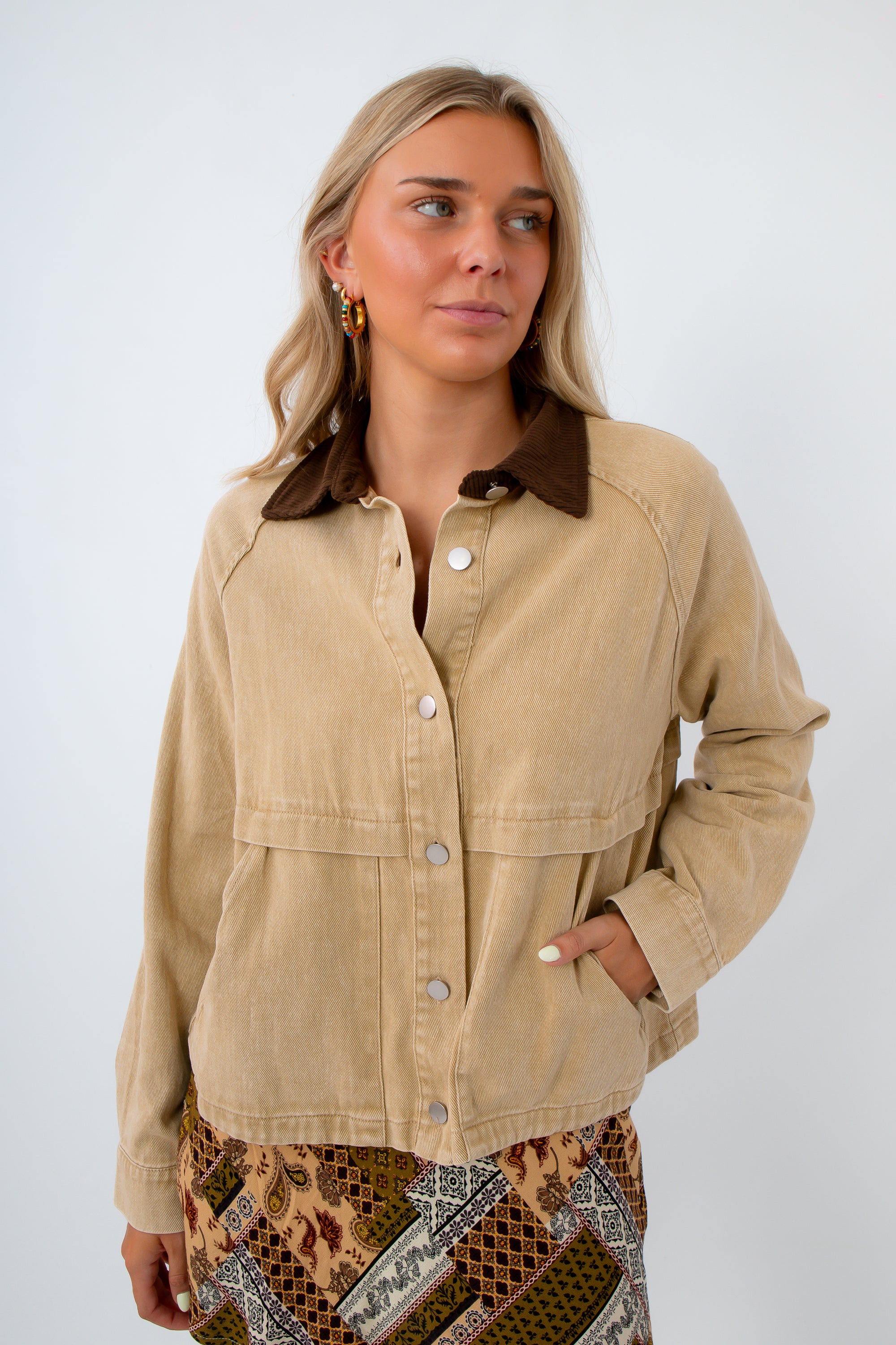 Classic barn jacket for women, classic fall jackets, beige barn jacket for women, corduroy jacket for women