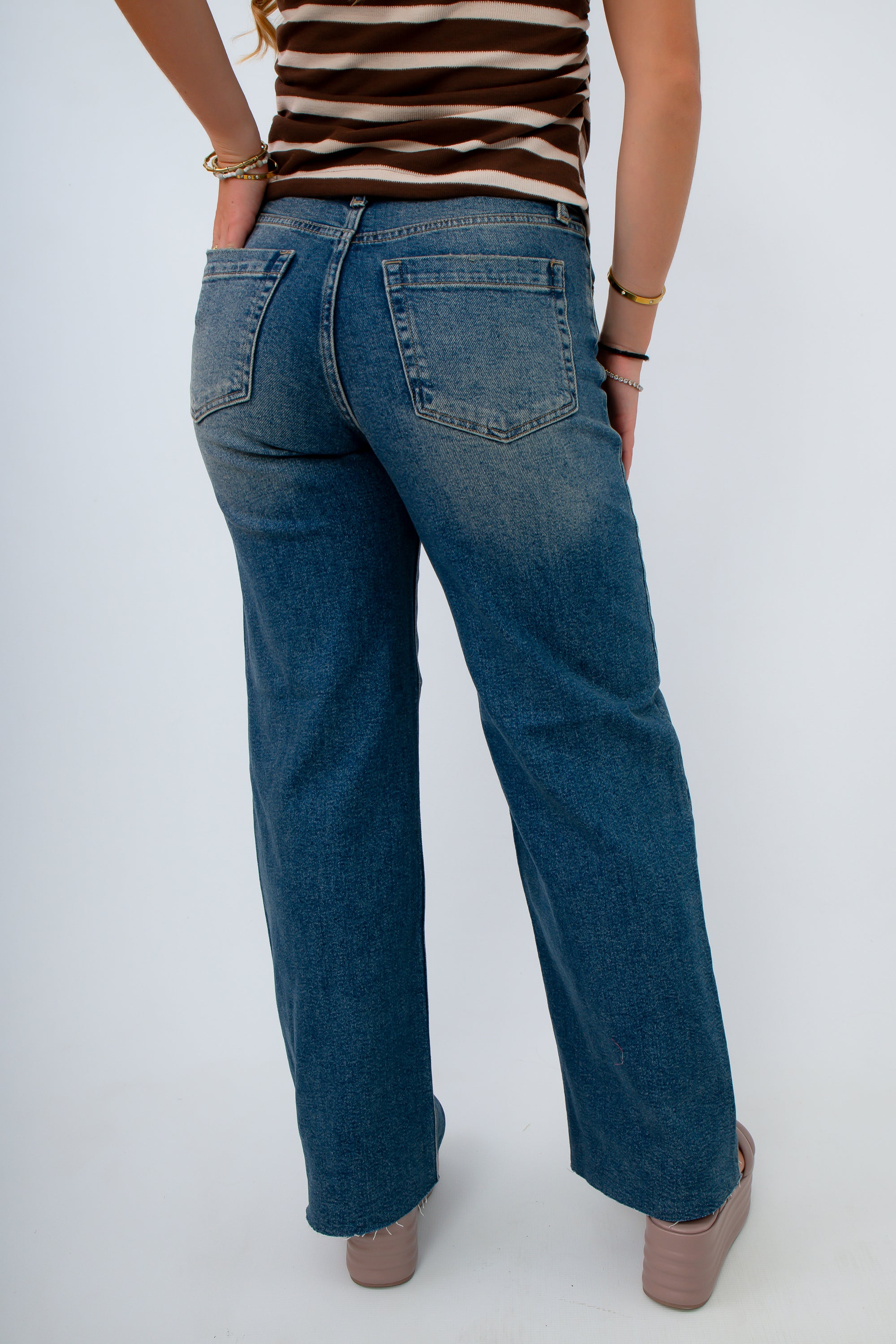 Comfortable high-rise straight jeans, comfortable medium wash jeans, comfortable straight leg jeans