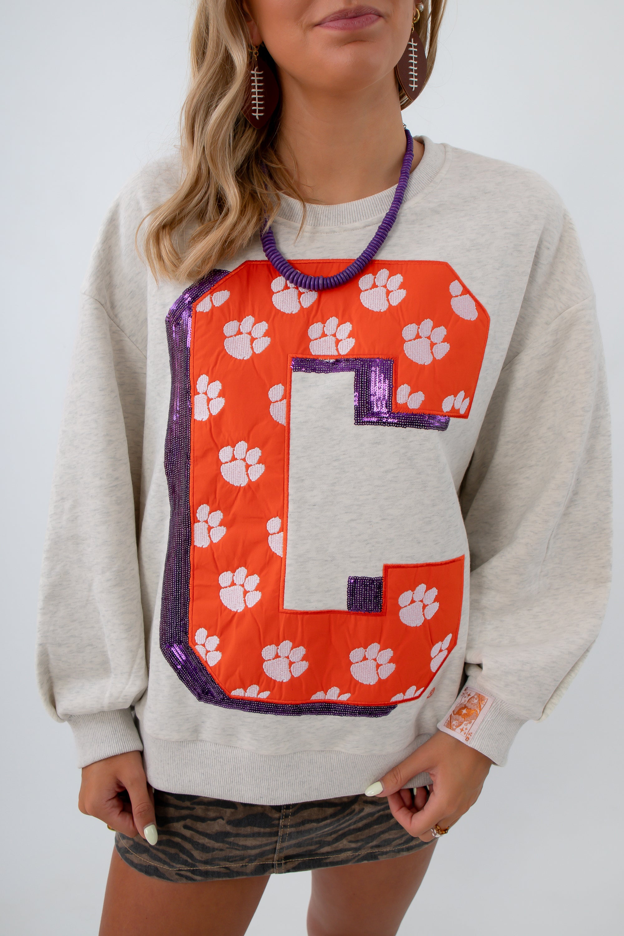 Queen of Sparkles Clemson, clemson game day outfit, Clemson sweatshirt with "C" on it, clemson tigers sweatshirt