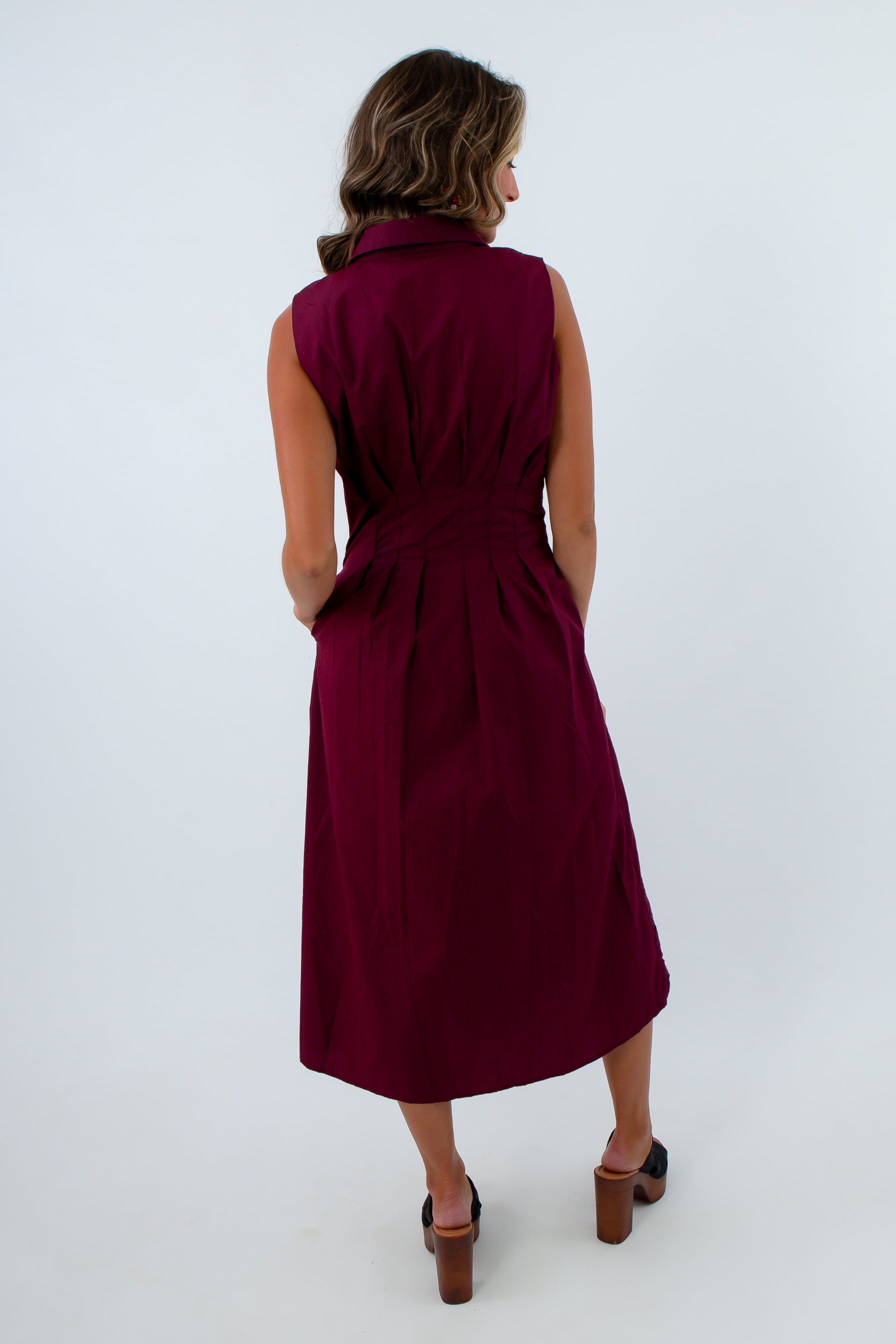 Eyelet hem gameday outfit, USC gameday dress, Alabama game day dress, garnet midi dress