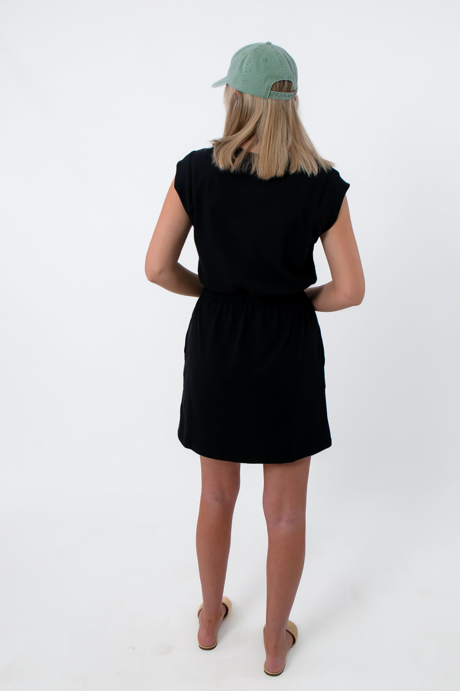 Black casual dress with cap