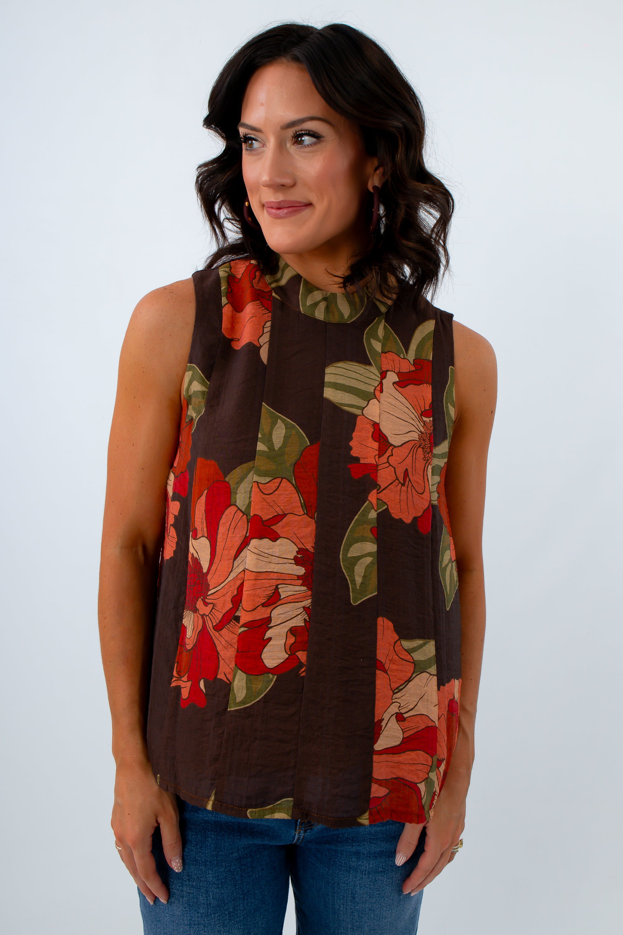 Brown floral sleeveless top for fall workwear, tops for fall, THML brown top, THML floral top