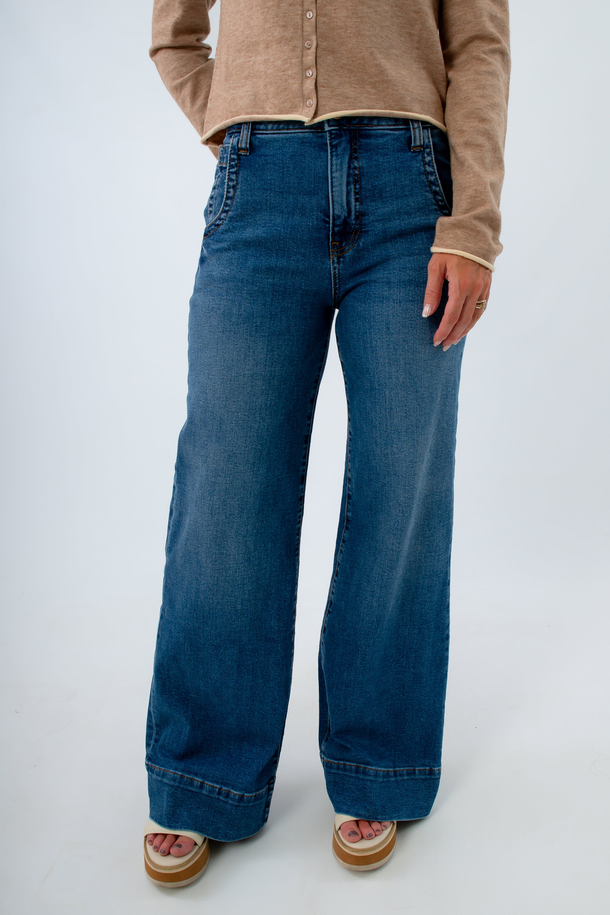 Comfortable and stylish wide leg denim trousers, High rise jeans, soft stretchy jeans