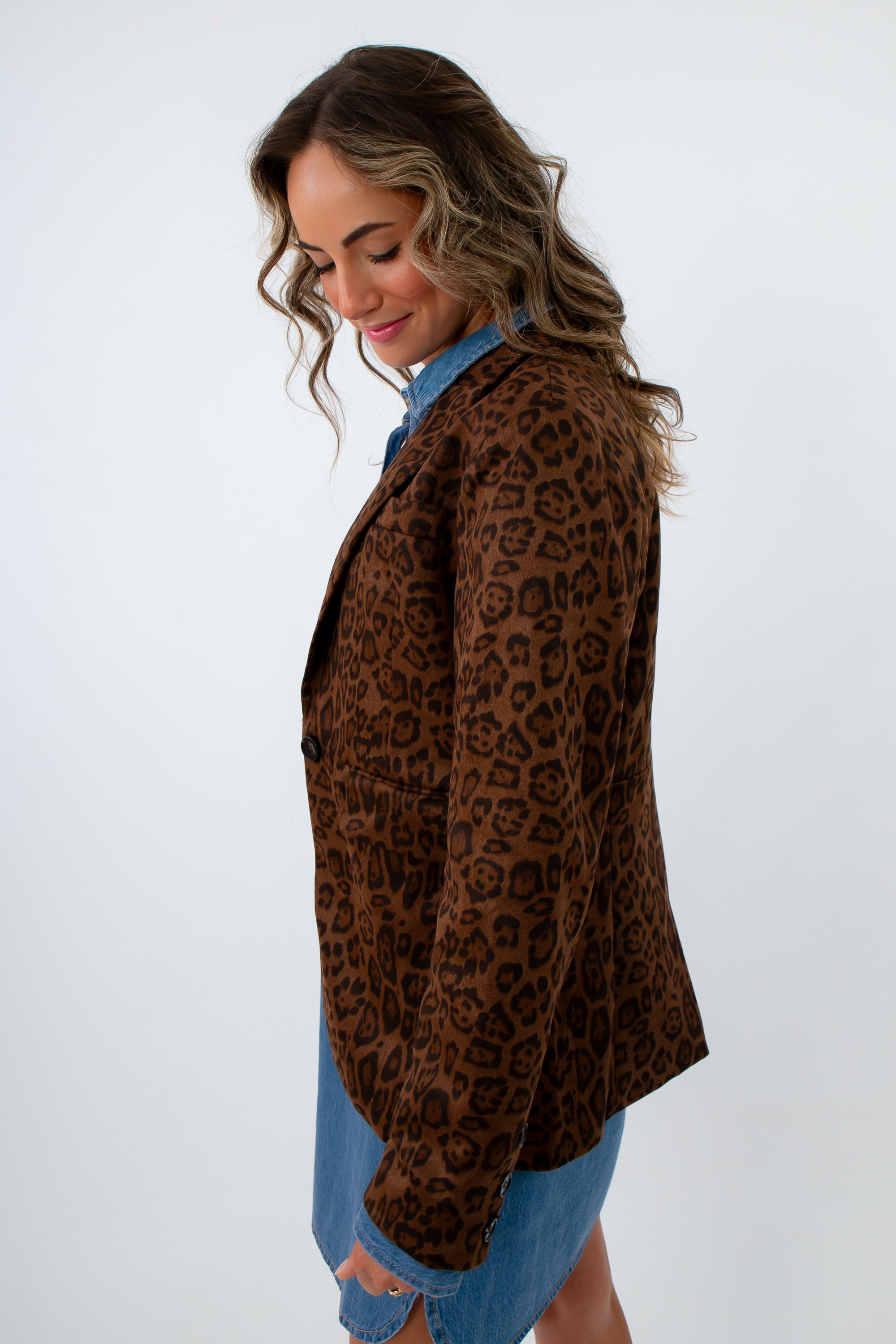 Lightweight leopard print blazer with front pockets, Lightweight cheetah print blazer with front pockets, faux suede blazer