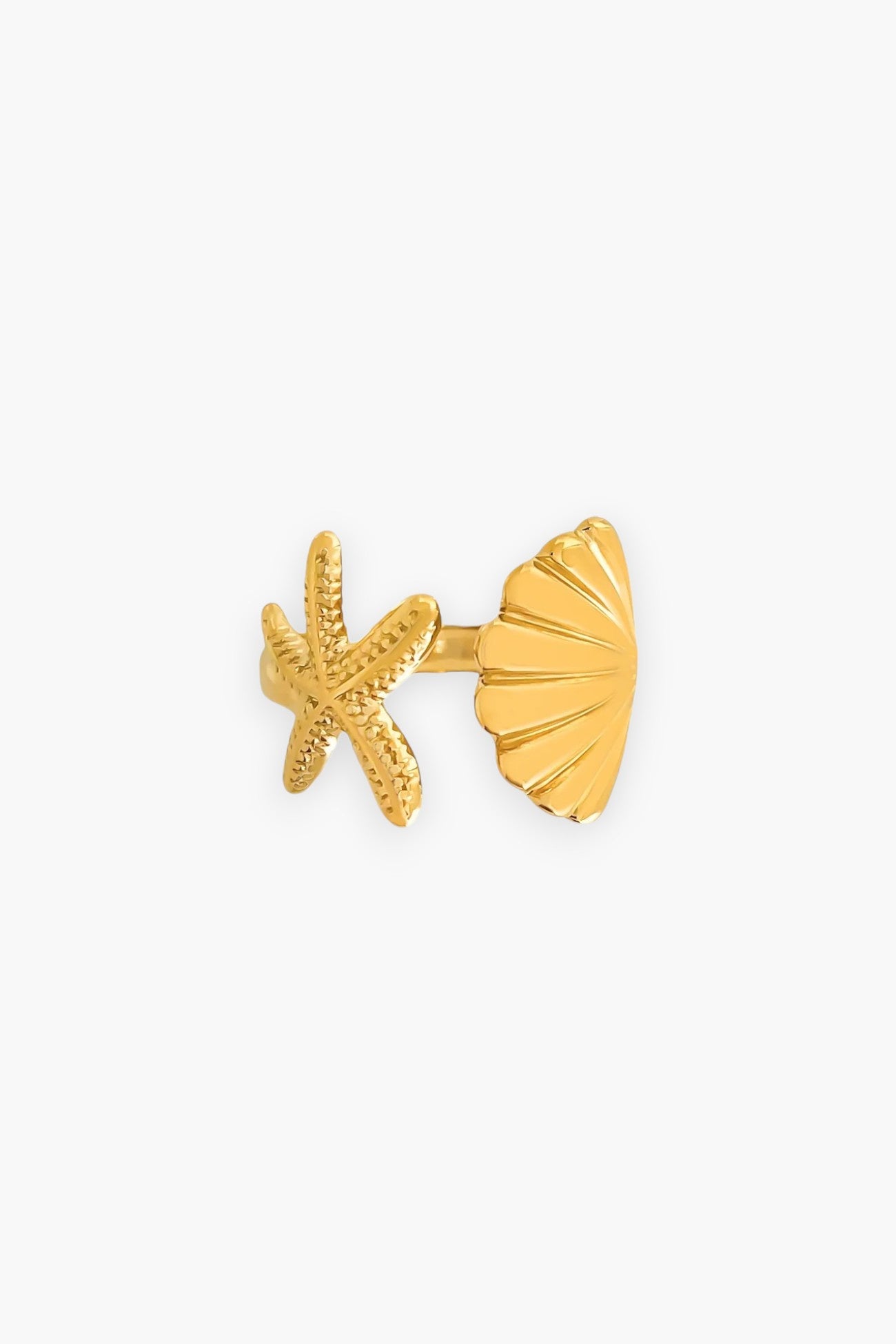 Gold-plated seashell and starfish ring with an adjustable open design. Water-resistant and triple-plated for durability, perfect for beach lovers.