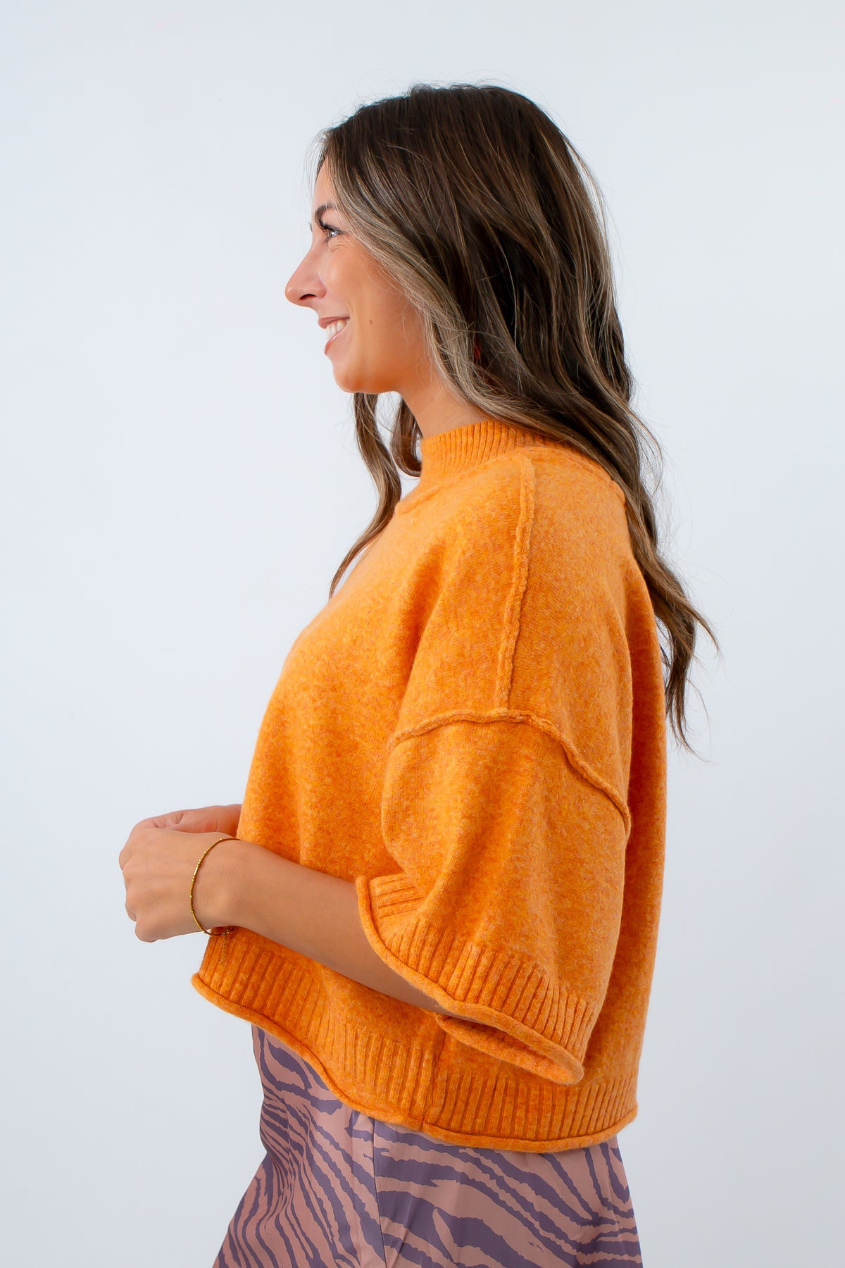 Lightweight orange cropped sweater for Tennessee game day, Colorful short sleeve sweater for college football