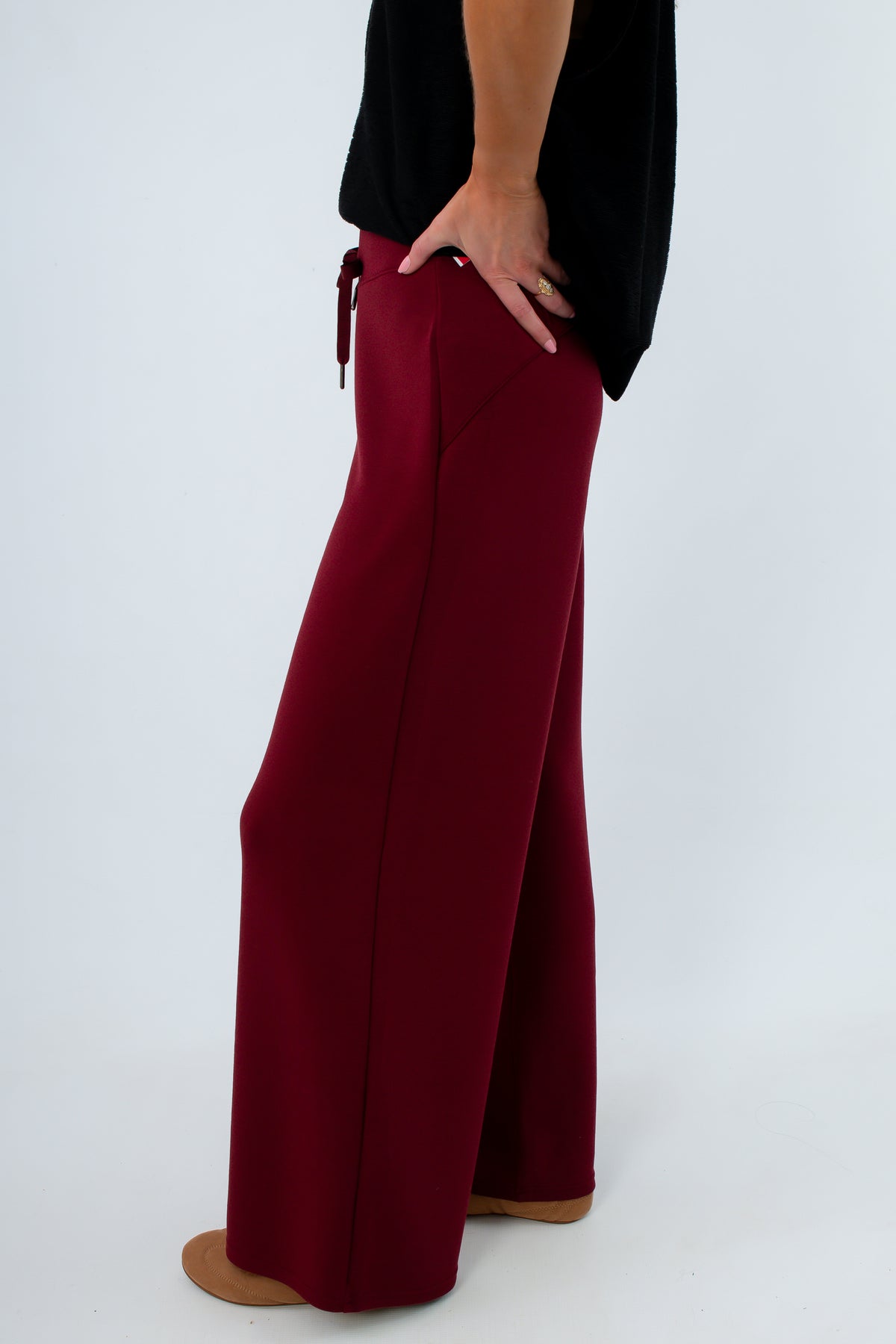 High-rise wide leg burgundy sweatpants, elevated loungewear burgundy loungewear set, comfy and cute outfit for USC game day